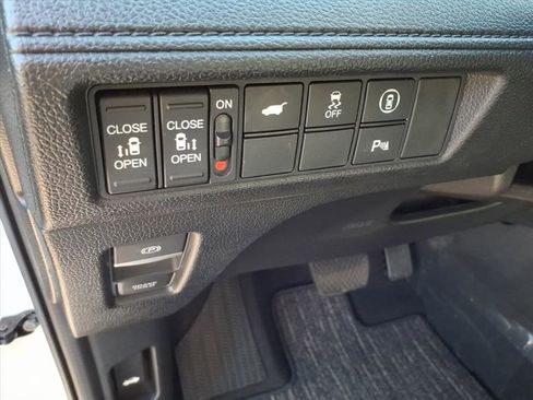 Used 2023 Honda Odyssey Touring image 22