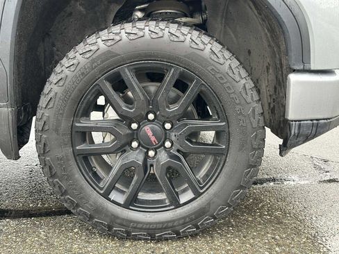 Used 2025 GMC Sierra 1500 Elevation w/ Preferred Package image 9