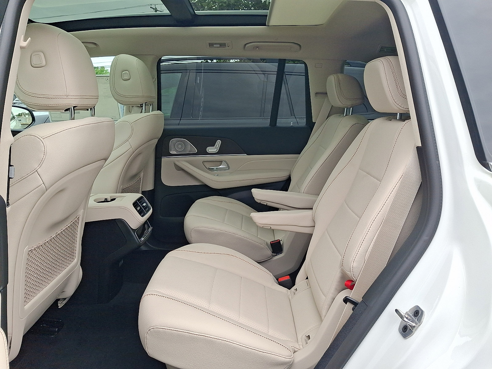 New 2027 Mercedes-Benz GLS 450 4MATIC image 6