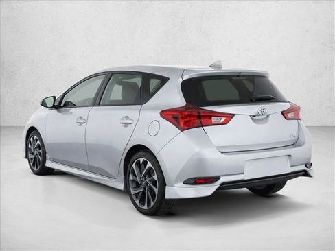 Used 2017 Toyota Corolla iM FWD image 5