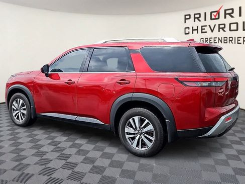 Used 2023 Nissan Pathfinder SL w/ Lighting Package (N92) AWD/4WD image 6