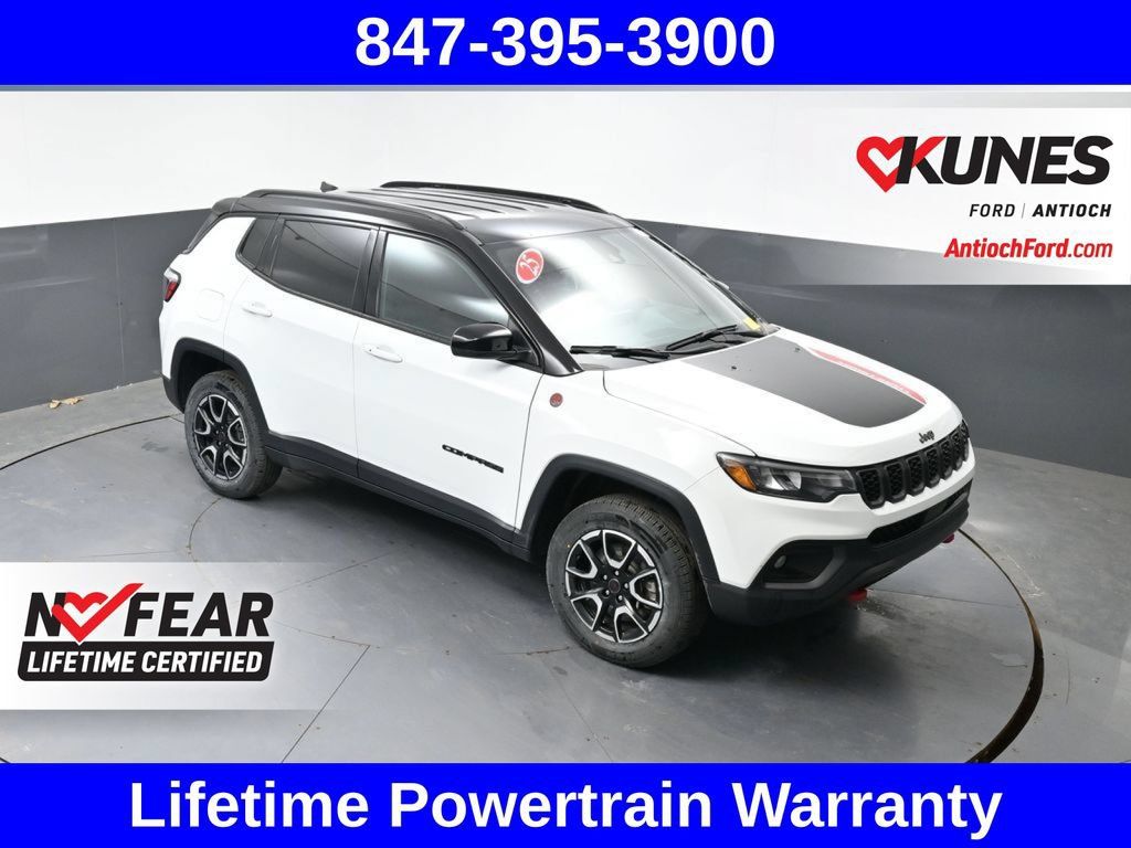 Used 2025 Jeep Compass Trailhawk AWD/4WD image 40