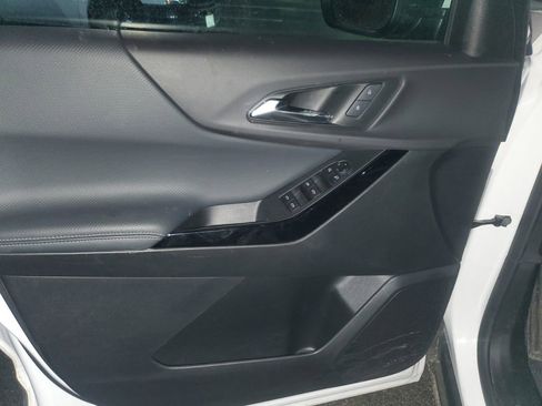 Used 2025 Chevrolet Equinox LT image 15