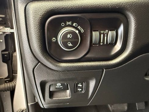 Used 2024 RAM 1500 Laramie AWD/4WD image 15