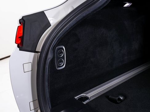 Used 2022 Aston Martin DBX image 22