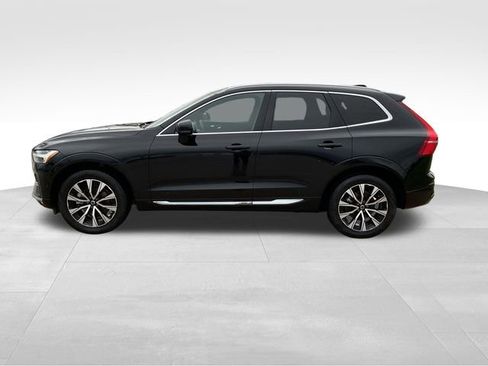 Used 2023 Volvo XC60 B5 Plus image 5