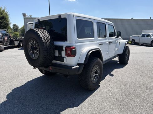 Used 2024 Jeep Wrangler Unlimited Rubicon 392 AWD/4WD image 8