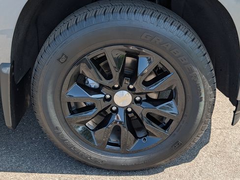 Used 2019 Chevrolet Silverado 1500 Custom w/ Custom Convenience Package AWD/4WD image 15