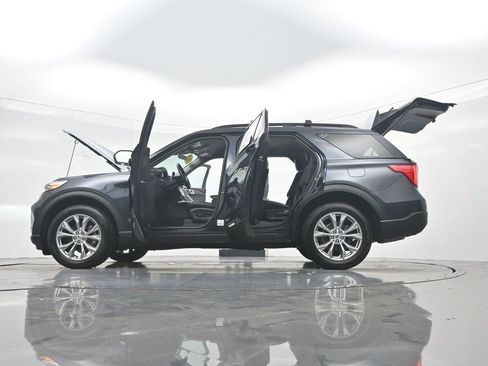 Used 2023 Ford Explorer XLT w/ Equipment Group 202A AWD/4WD image 46
