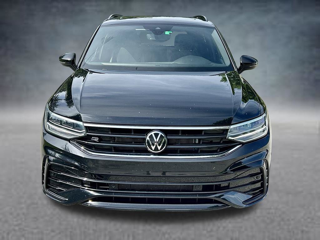 Used 2024 Volkswagen Tiguan SE R-Line FWD image 2