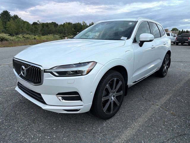 Used 2018 Volvo XC60 T8 Inscription w/ Luxury Seat Package AWD/4WD image 3