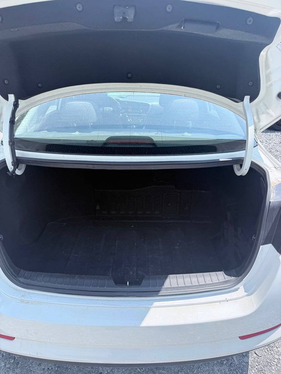 Used 2012 Kia Optima Hybrid w/ Hybrid Convenience Pkg FWD image 6