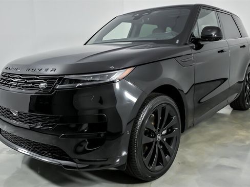 Used 2025 Land Rover Range Rover Sport Dynamic SE AWD/4WD image 6