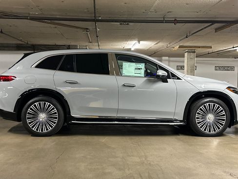 New 2025 Mercedes-Benz Maybach EQS 680 4MATIC image 7