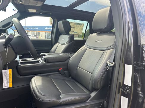 New 2026 Ford Expedition Max Platinum AWD/4WD image 3