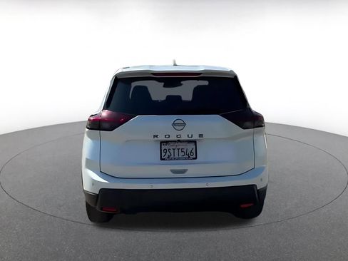 Used 2025 Nissan Rogue SV FWD image 12