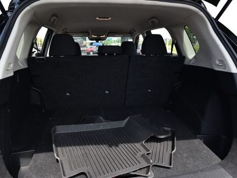 Used 2023 Nissan Rogue S AWD/4WD image 22