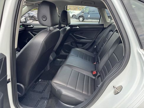 Used 2021 Volkswagen Jetta SE FWD image 29