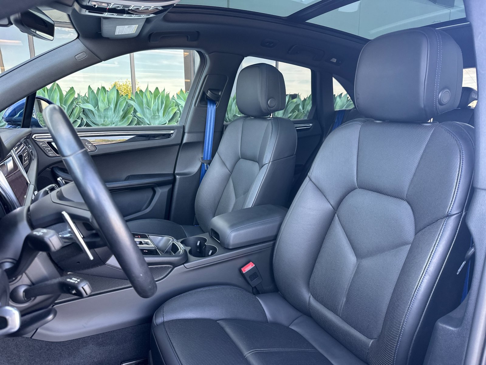 Used 2024 Porsche Macan S AWD/4WD image 6