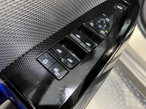 Used 2024 BMW 740i image 27