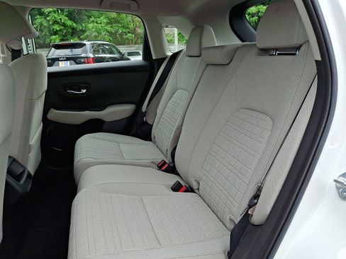 Used 2024 Honda HR-V LX image 9