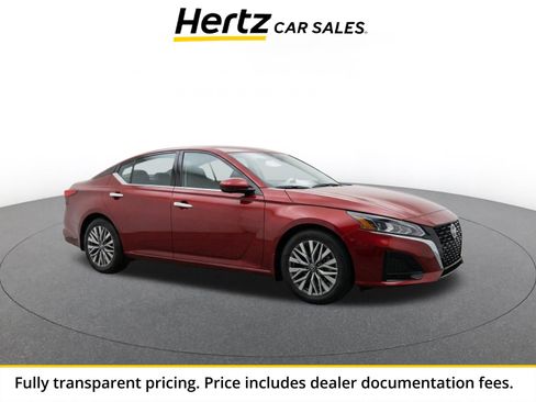 Used 2025 Nissan Altima 2.5 SV FWD image 1