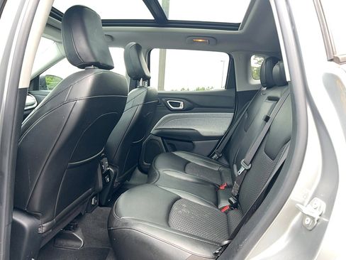 Used 2022 Jeep Compass Latitude w/ Sun and Sound Group FWD image 27