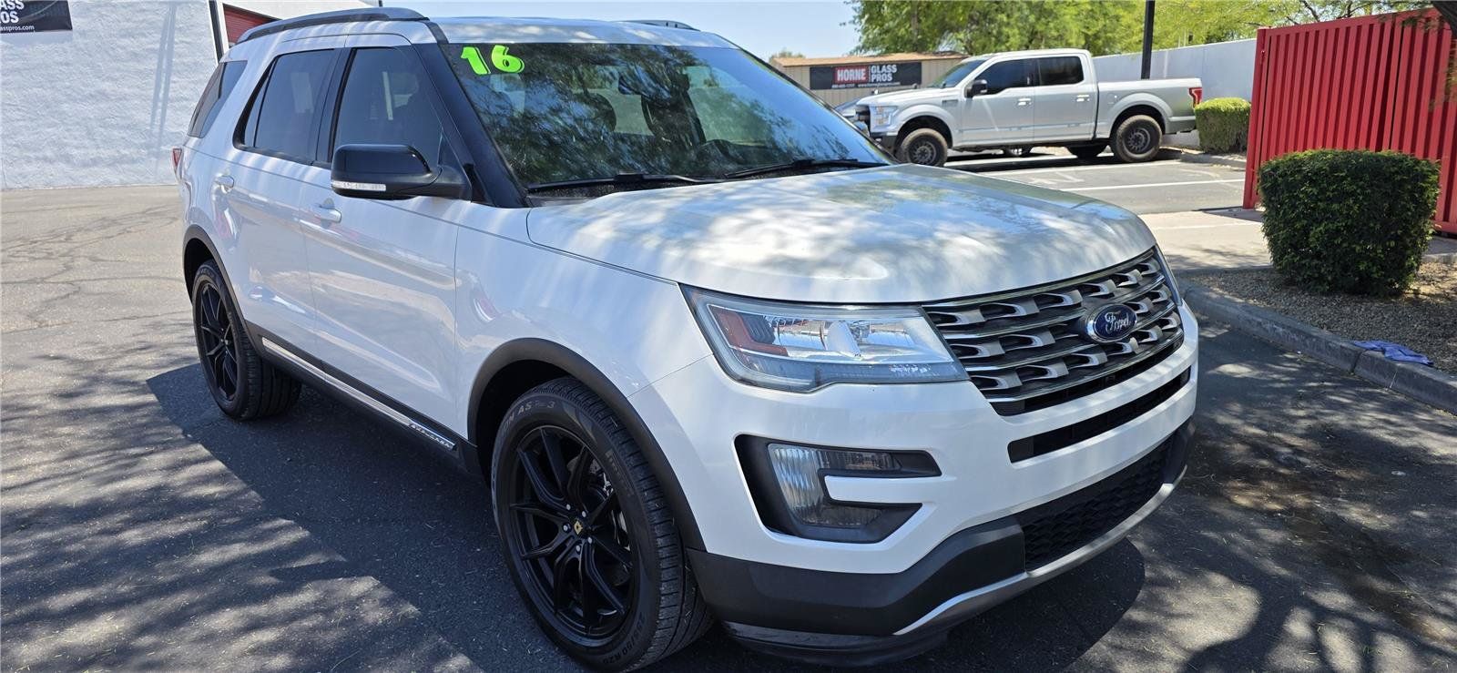 Used 2016 Ford Explorer XLT w/ Equipment Group 201A FWD image 3