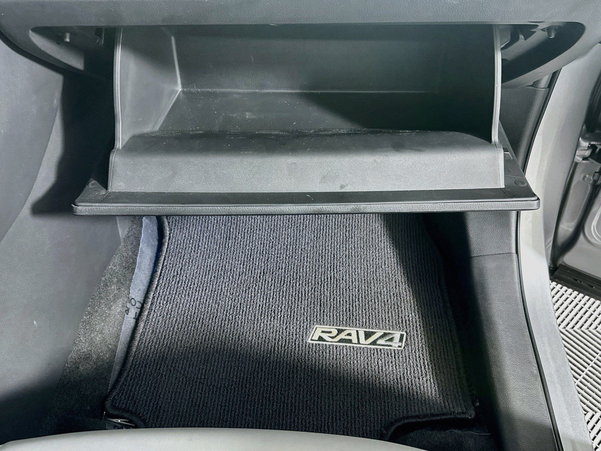 Certified 2023 Toyota RAV4 XLE Premium FWD image 32