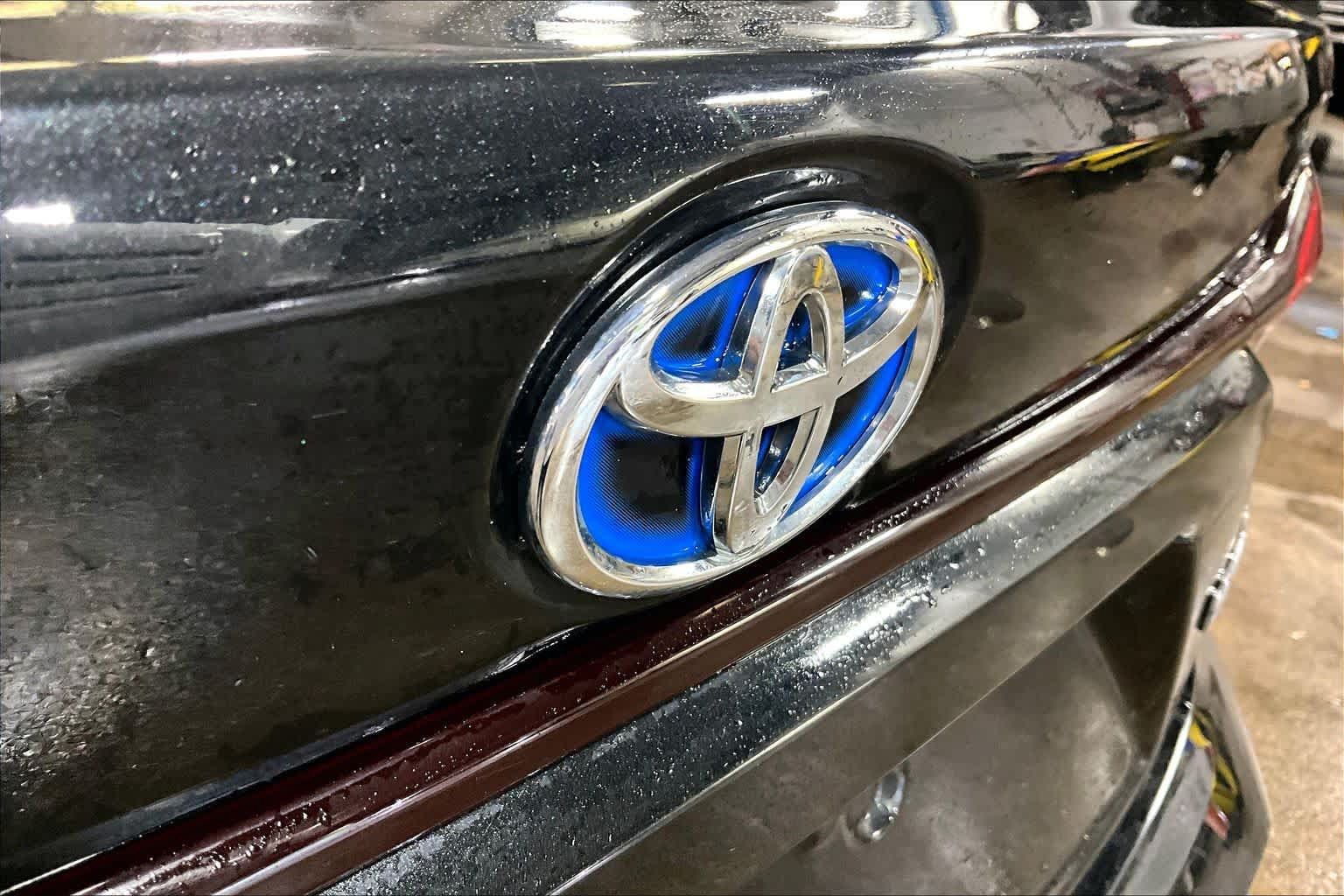 Used 2021 Toyota Corolla LE w/ Carpet Mat Package (TMS) FWD image 29
