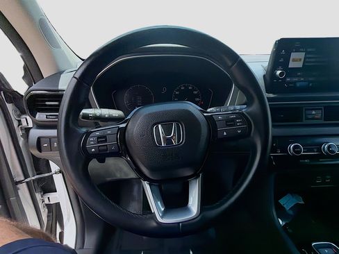 Used 2023 Honda Pilot EX-L image 10