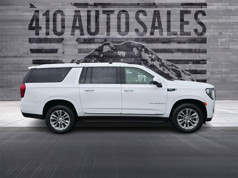 Used 2022 GMC Yukon XL SLT image 2
