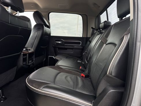 Used 2024 RAM 3500 Laramie image 30