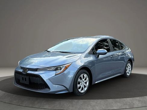 Used 2022 Toyota Corolla LE image 1