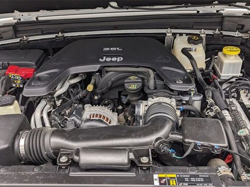 Used 2020 Jeep Gladiator Overland w/ Dual Top Group image 39