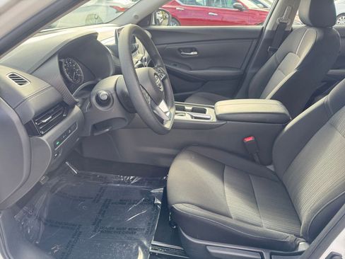 Used 2025 Nissan Sentra SV image 21