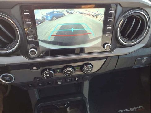 Used 2020 Toyota Tacoma TRD Off-Road w/ Technology Package image 16