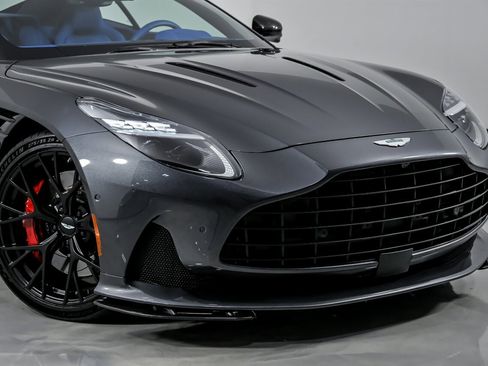 Used 2024 Aston Martin DB12 Coupe image 3