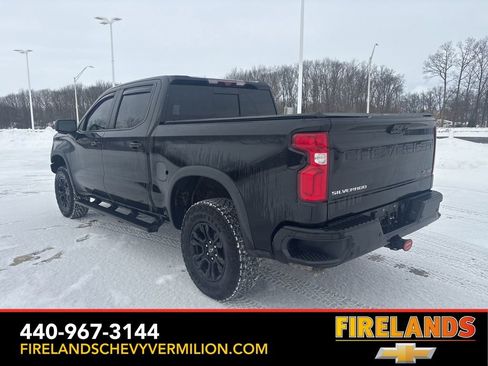 Used 2022 Chevrolet Silverado 1500 ZR2 w/ Technology Package image 3
