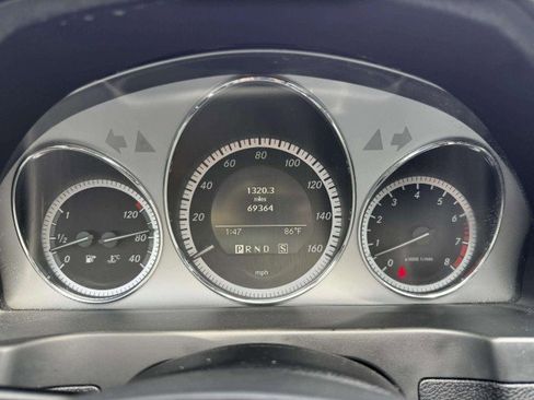 Used 2011 Mercedes-Benz C 300 Sport image 22