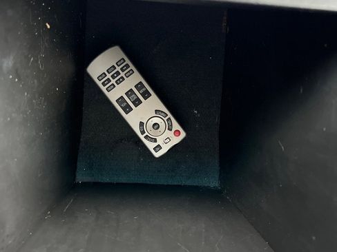 Used 2015 Toyota Sienna SE Premium image 40