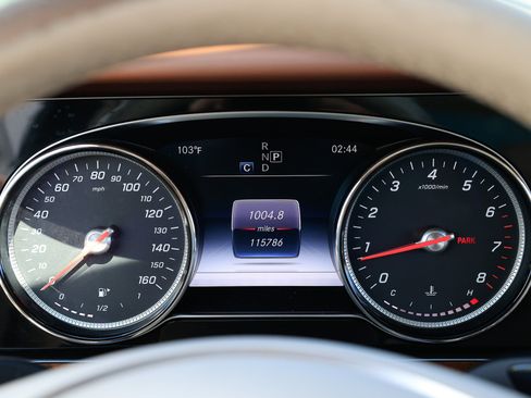 Used 2017 Mercedes-Benz E 300 4MATIC image 32