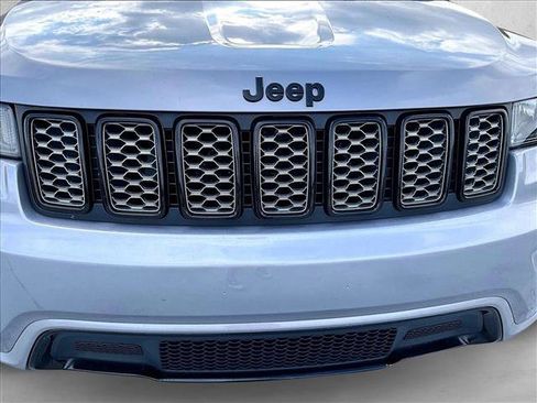 Used 2019 Jeep Grand Cherokee Altitude image 30
