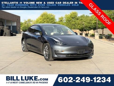 Used 2023 Tesla Model 3 Standard Range image 1