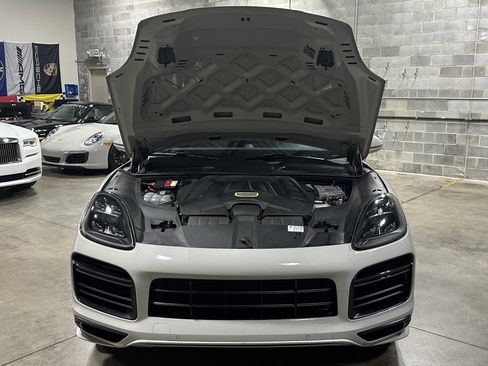 Used 2021 Porsche Cayenne Turbo S image 43