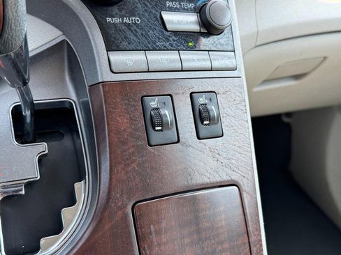 Used 2009 Toyota Venza FWD image 20