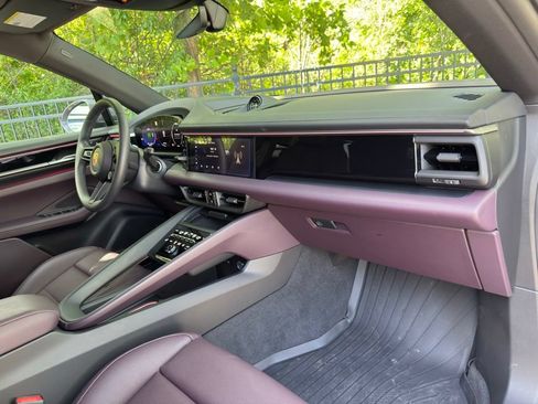 Used 2025 Porsche Macan 4S Electric AWD/4WD image 45