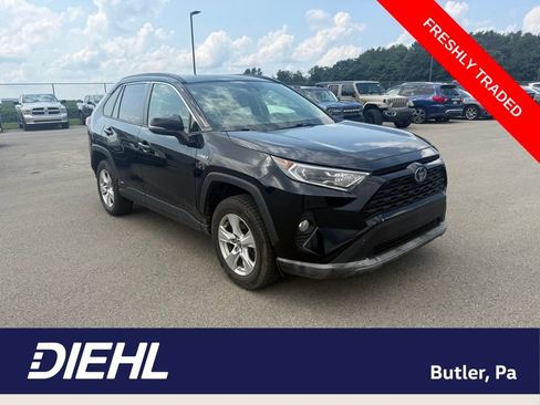 Used 2021 Toyota RAV4 XLE w/ Convenience Package AWD/4WD image 1