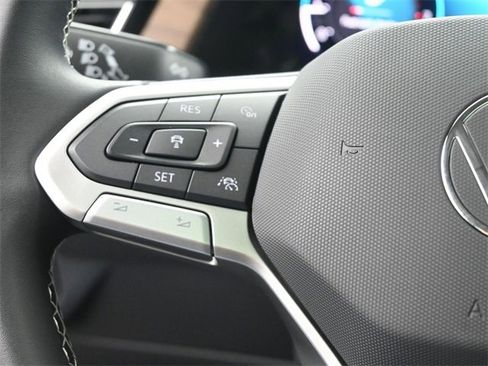 New 2026 Volkswagen Atlas SE image 2