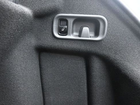 Used 2022 Mercedes-Benz C 300 Sedan image 25